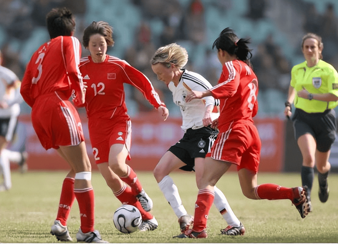 包含女足国家队战绩赫赫，团队默契助力奏出连胜乐章的词条