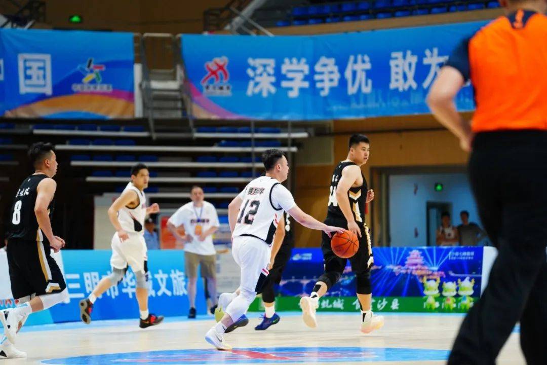 开云体育在线登录-黑龙江男篮坚持拼搏，团结协作无往不胜