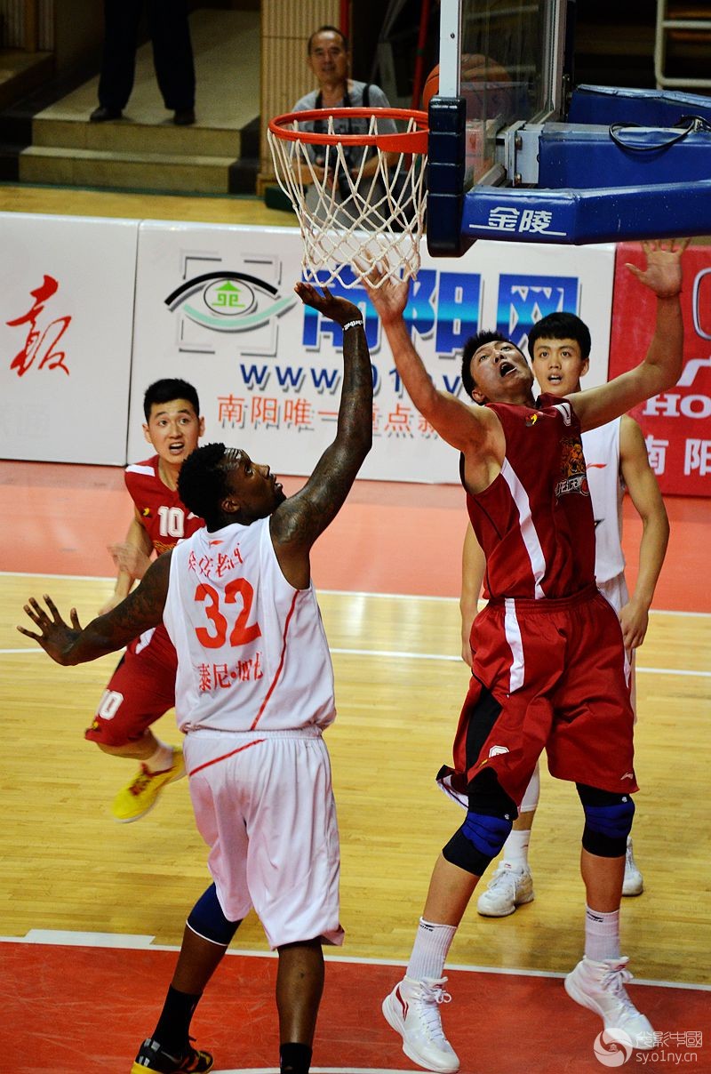 黑龙江男篮坚持拼搏,团结协作无往不胜 黑龙江男篮坚持拼搏,团结协作无往不胜