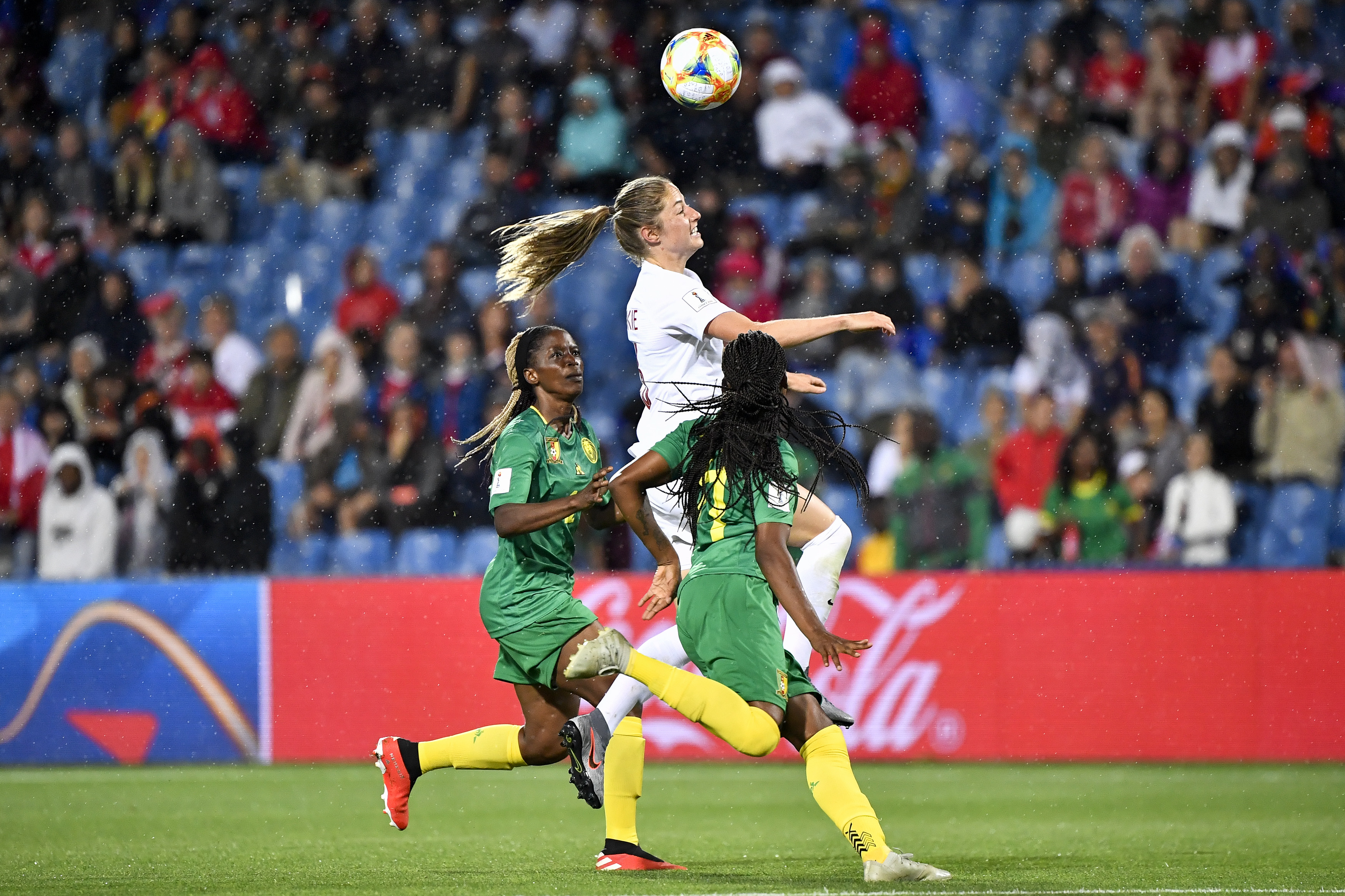 开云体育亚洲官网-激烈对抗大揭秘！巴西女足战胜加拿大队的简单介绍