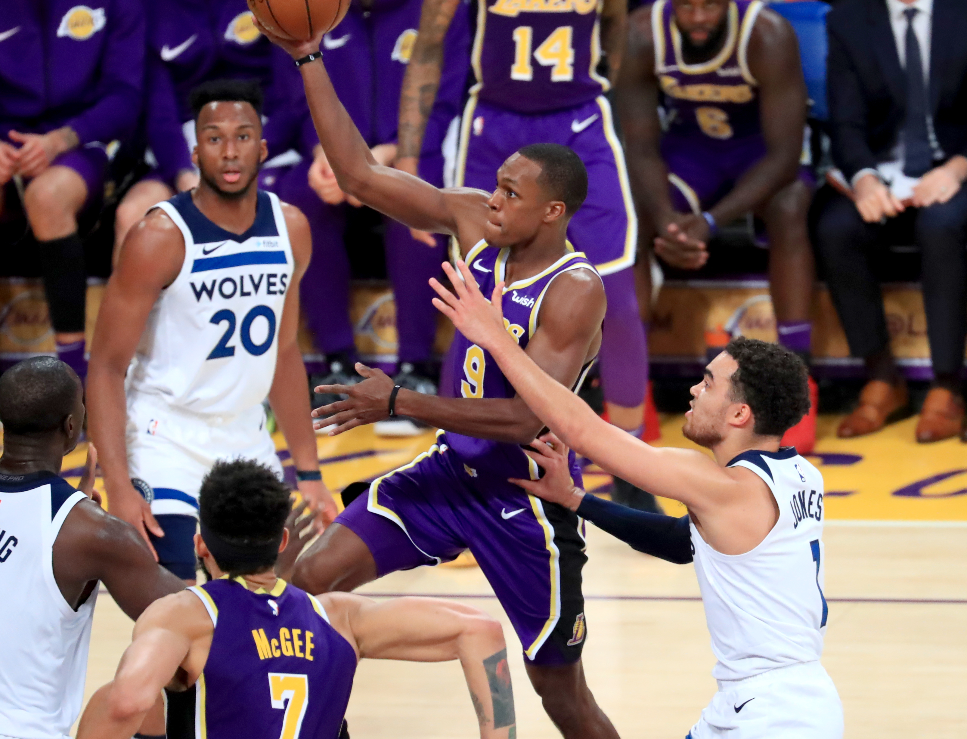 开云体育入口-森林狼轻松击败马刺，霍华德疯狂得分展现全面实力的简单介绍