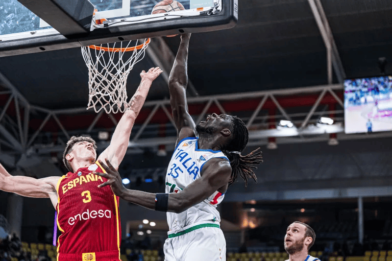 意大利主场战胜西班牙队晋级半决赛的简单介绍 意大利主场战胜西班牙队晋级半决赛的简单介绍