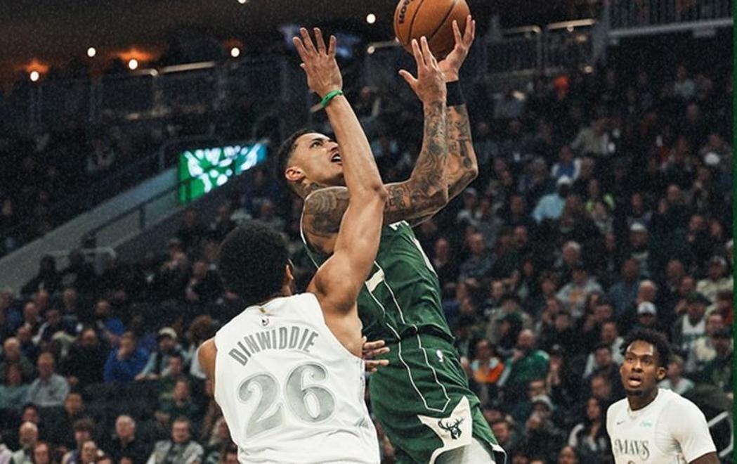 雄鹿擒下独行侠,全队五人上双获得四连胜的简单介绍 雄鹿擒下独行侠,全队五人上双获得四连胜的简单介绍